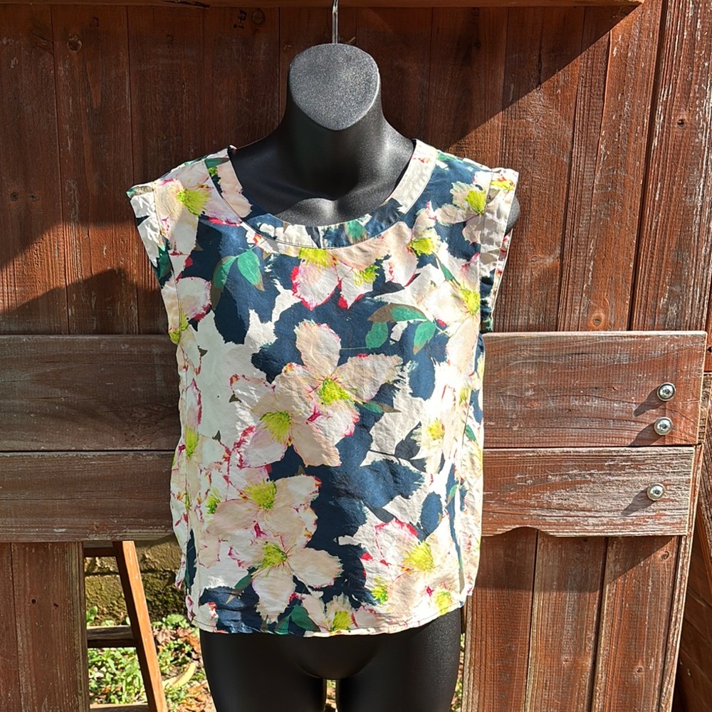 J. Crew Floral Blouse - Womens size 00 Navy and Cream